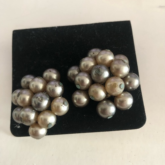 Stylish Black and Gold Earrings Set - Picture 8 of 12